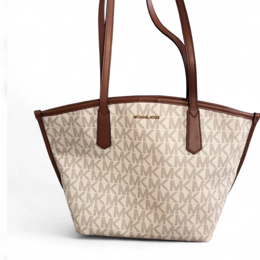 Michael Kors Vanilla‎ MK Monogram Tote 🤍 Neutral Everyday Shoulder Bag